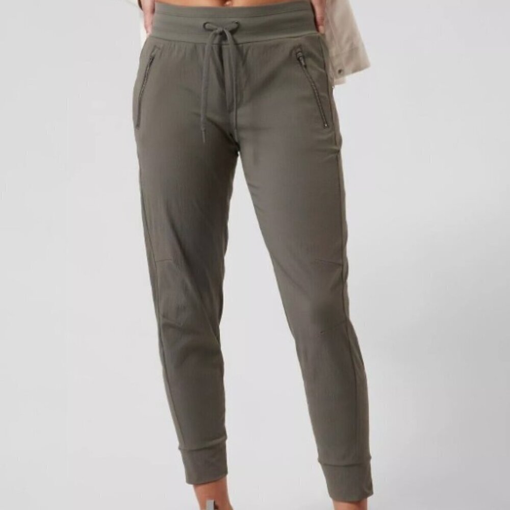 Athleta Trekkie North Jogger in Arbor Olive
